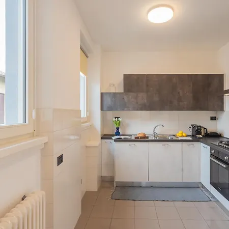 Ponente Balcony & Garden By Rent *