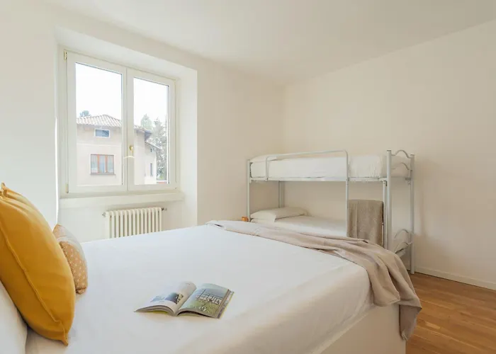 Ponente Balcony & Garden By Rent Apartman Gravedona