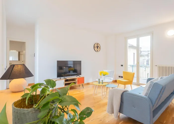 Ponente Balcony & Garden By Rent Apartment