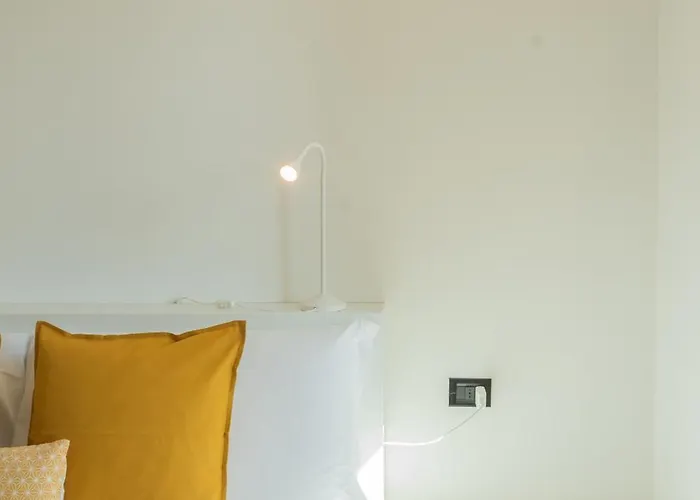 Ponente Balcony & Garden By Rent